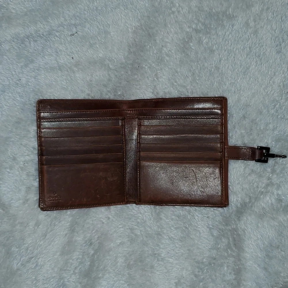 Gucci Compact Wallet with Piston Lock